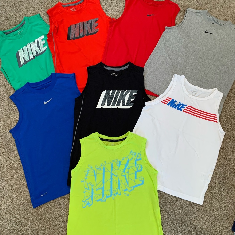 Nike tank bundle for summer!!